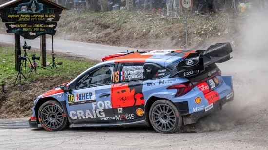 Francuski vozač zavr&scaron;io izvan staze, prizor iz Kra&scaron;ića ubrzo postao hit među navijačima