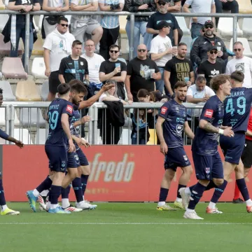 Osijek upisao ključne bodove, Rijeka se dovela u problem i ostala bez Fruka