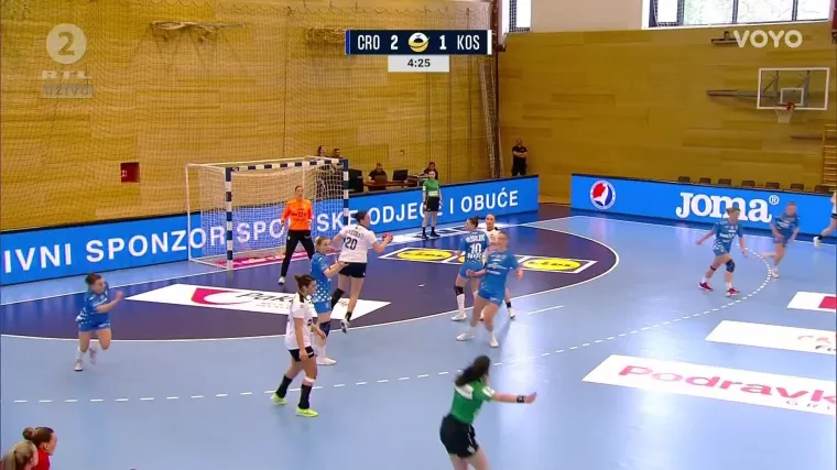 Uf, kakav gol na&scaron;ih! Asistencija vratarke pa suhi list