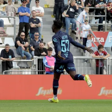 Pogledajte bizaran gol kojim je Osijek do&scaron;ao do važne pobjede