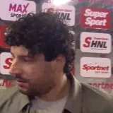 Trener Carević daje izjavu, a reklamni pano samo je 'od&scaron;etao'