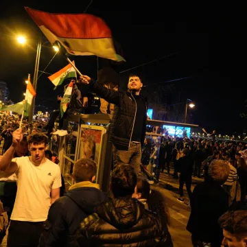 Budimpe&scaron;tom se nakon pada Orbana orila pjesma, pogledajte ove prizore: 'Gotovo je!'