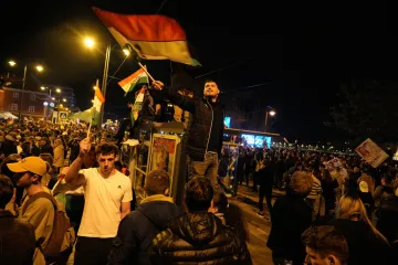 'Gotovo je': Budimpe&scaron;tom se nakon pada Orbana orila pjesma, pogledajte ove prizore!