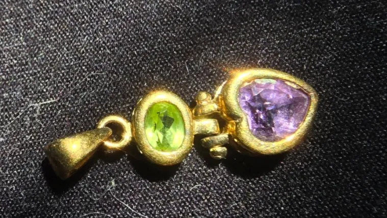 Izgubila je privjesak, a deset godina kasnije doživjela &scaron;ok: Nevjerojatno gdje ga je prona&scaron;la