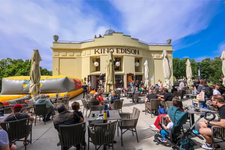 Adrenalin, mačevi i velika imena filmskog platna: Karlovac postaje centar svjetske kaskaderske scene!