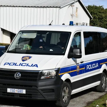 &Scaron;estorka &scaron;vercala duhan i cigarete u Hrvatsku: Objavljeno detalji i koliko su zaradili