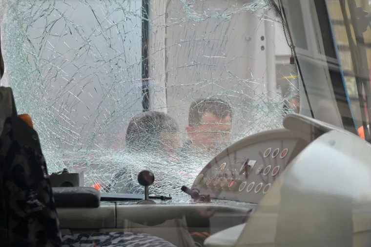 Zastoj u centru Zagreba zbog sudara kamiona i tramvaja: Staklo je posvuda, ove linije voze zaobilazno