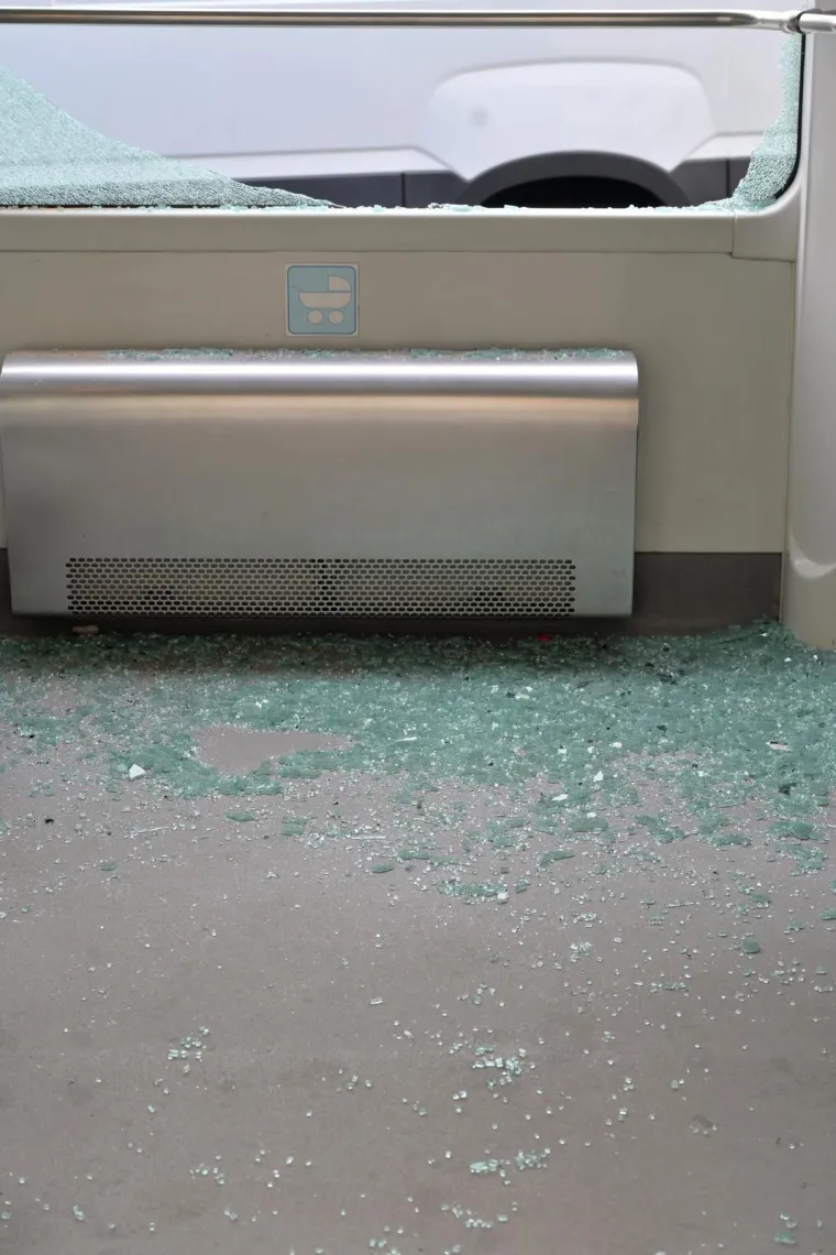 Zastoj u centru Zagreba zbog sudara kamiona i tramvaja: Staklo je posvuda, ove linije voze zaobilazno