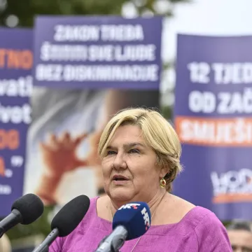 Hod za život prozvao Toma&scaron;evića: 'Namjerno nam je uskratio dozvolu za pozornicu na Trgu'