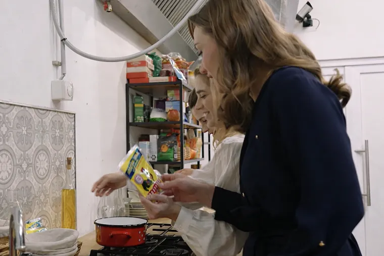 Zavirili smo na set 'Divljih pčela' i otkrili njihov najtopliji ritual između snimanja scena