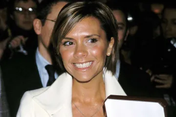 Posh spajsica, najpoznatija WAG-sica i sada modna elita: Kako se mijenjala Victoria Beckham?