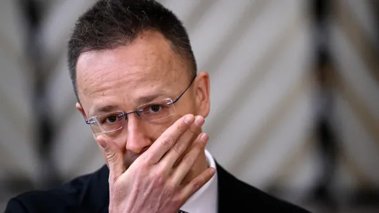 Orbanov jastreb utihnuo, a njegov vojni avion napustio zemlju: 'Uni&scaron;tava dokumente'