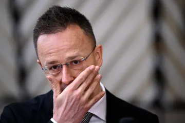 Orbanov jastreb utihnuo, a njegov vojni avion napustio zemlju: 'Uni&scaron;tava dokumente'