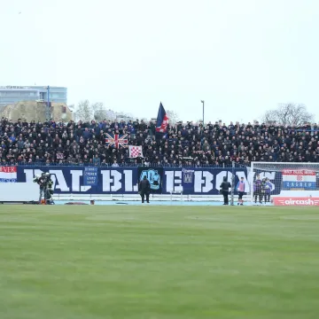 Crno u Osijeku: Boysi mahali sumnjivom zastavom, ali svi su gledali u trenera Vukovara