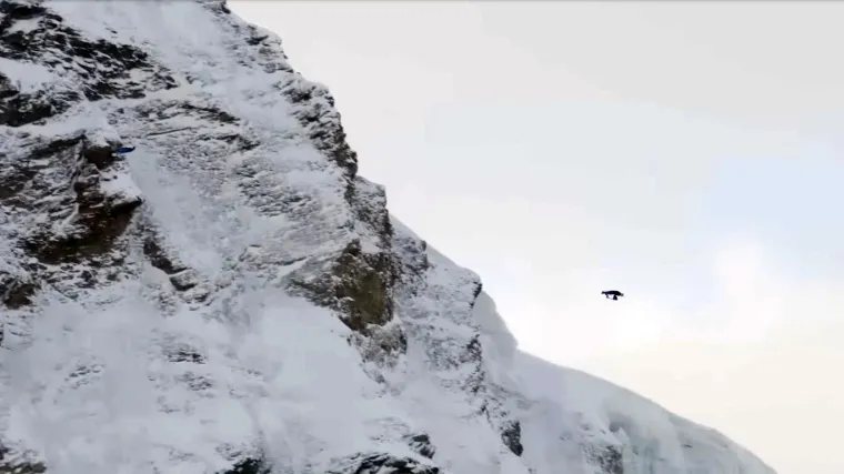Njima niti nebo nije granica: Spektakularni Base jump iznad Alpa
