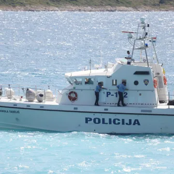 Na njemačkoj brodici buknuo požar: Potonula je sa 150 litara goriva u spremniku