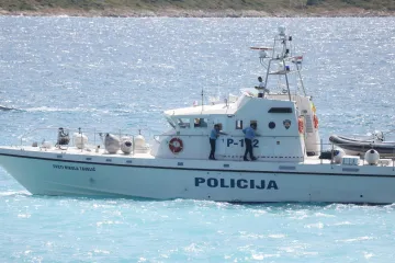 Na njemačkoj brodici buknuo požar: Potonula je sa 150 litara goriva u spremniku