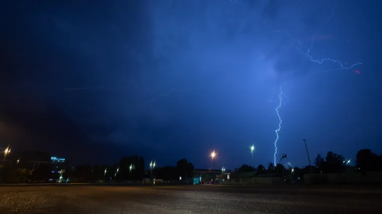 Ki&scaron;a i saharska pra&scaron;ina, a meteorolog upozorava: 'Može i zagrmjeti!'