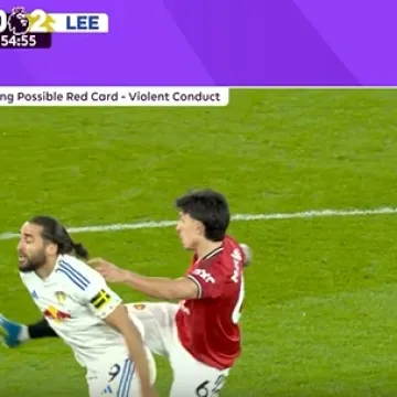 Pogledajte jedan od bizarnijih crvenih kartona u Premier ligi