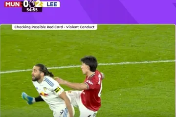 Pogledajte jedan od bizarnijih crvenih kartona u Premier ligi