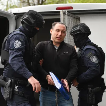 Srđan Mlađan u lancima stigao na sud: Novinarima dobacio dvije rečenice