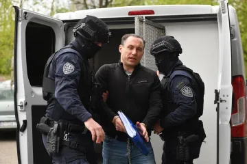 Srđan Mlađan u lancima stigao na sud: Novinarima dobacio dvije rečenice