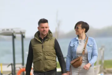 Crnokosa dama zapela oku fotografa na jednoj od najposjećenijih &scaron;etnica