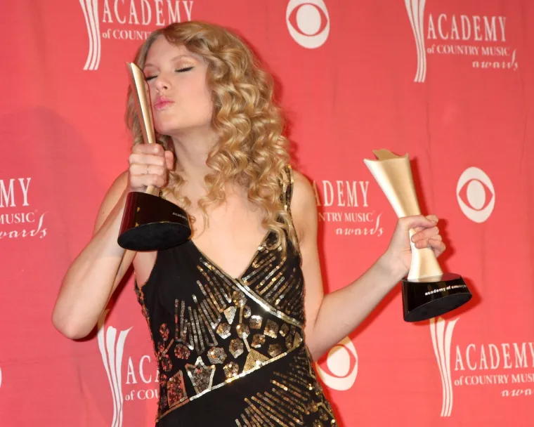 Ima li itko jači ili uvijek samo Taylor Swift? Opet pomela sve u nominacijama za American Music Awards