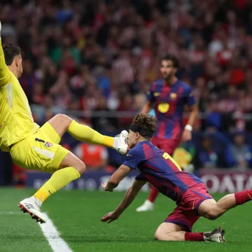 Grozan start vratara Atletica: Kopačkom 'potegnuo' preko lica igrača Barcelone