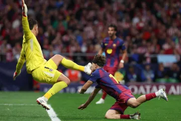 Grozan start vratara Atletica: Kopačkom 'potegnuo' preko lica igrača Barcelone