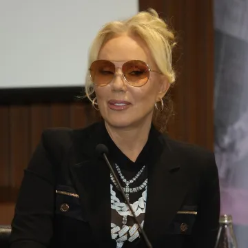 Lepa Brena pokazala pravo lice? Fanovi zbog ovog poteza ne prestaju s negativnim komentarima