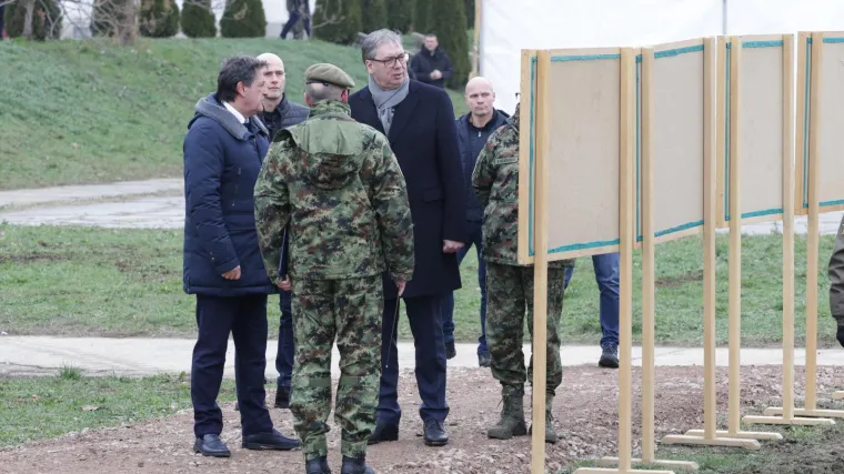 Vučić najavio vojni rok, cure pravila za ročnike: Brkovi su dozvoljeni, a brada samo za jedne