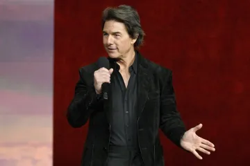 Možete li vjerovati da je ovo Tom Cruise? Pretvorio se u sijedog starca s pivskim trbuhom