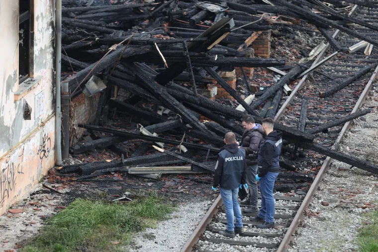 Poznat uzrok požara koji je potpuno spalio skladi&scaron;te HŽ-a u Osijeku