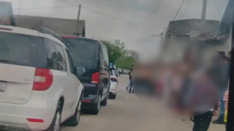 U masovnoj tučnjavi ozlijeđena osoba, mjesto pod opsadom policije: Bilo je pucanja?