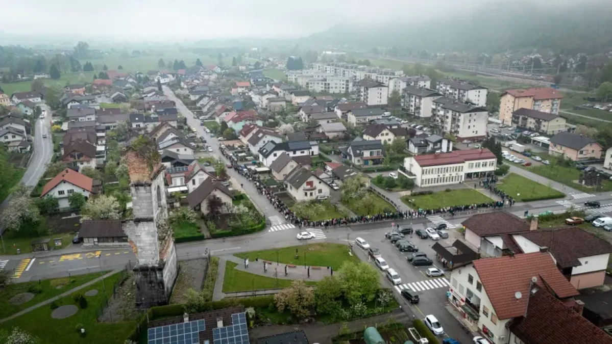 Susjedi satima čekali u koloni da se upi&scaron;u kod liječnice: 'Ovo nije red za pra&scaron;ak za rublje'