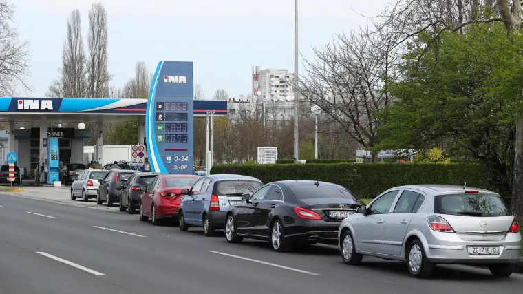 Ovo je put nafte od bu&scaron;otine do va&scaron;eg automobila: Na pumpi ne plaćate gorivo - plaćate strah