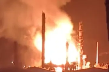 Rafinerija gorjela 13 sati, objavljena snimka buktinje: 'Pogođena je proizvodnja benzina'