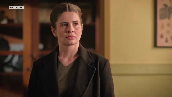 Đordano se udvara Zori, a Katarina odlazi u posjet Jakovu