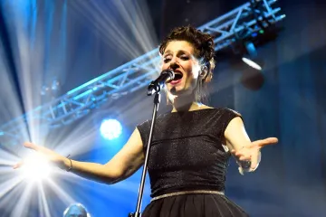 Dokažite da poznajete repertoar Doris Dragović i prepoznajte ove hitove samo po jednom stihu