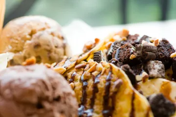 Ne bacajte mlijeko kojem ističe rok trajanja: Iskoristite ga za četiri genijalna recepta