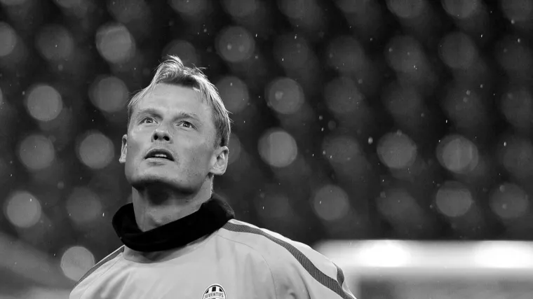 U stravičnoj prometnoj nesreći poginuo slavni nogometa&scaron;