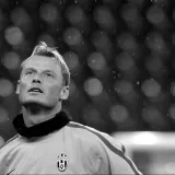 U stravičnoj prometnoj nesreći poginuo slavni nogometa&scaron;