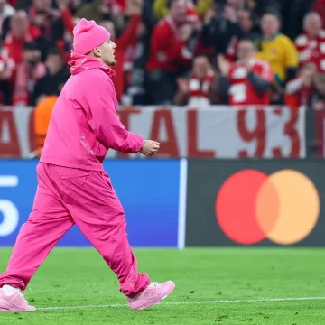 Legenda kipti na svog igrača zbog odjevne kombinacije: 'Dobiti će bukvicu'