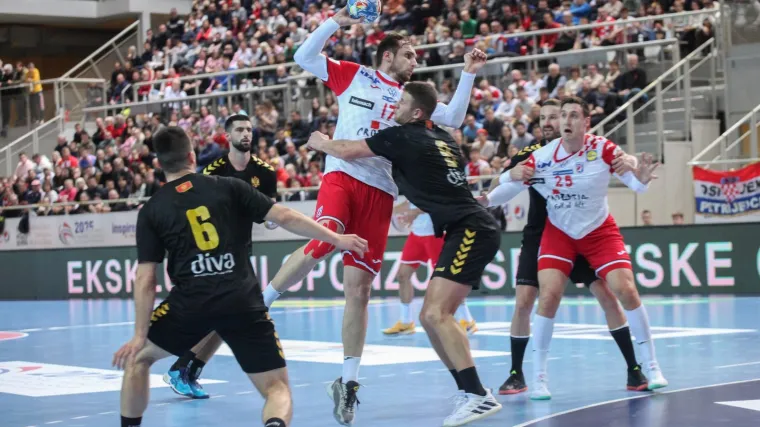 Njemački klub objavio da je srebrni hrvatski reprezentativac te&scaron;ko bolestan