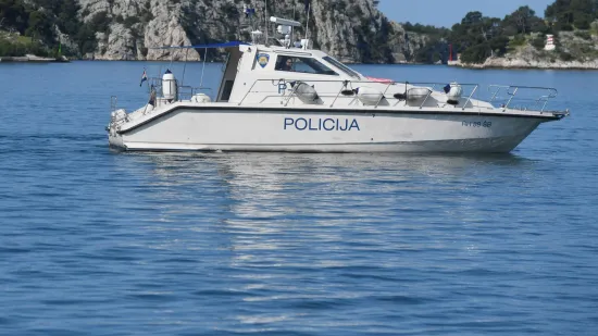 Vidjeli tijelo u moru kod Zadra, policija na terenu