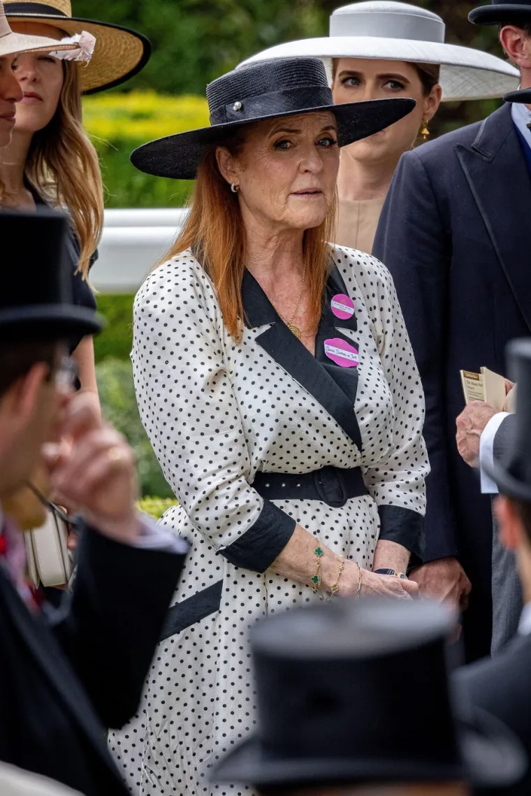 Neprepoznatljiva Fergie snimljena nakon vi&scaron;emjesečnog izbivanja: Skriva se u luksuznom smje&scaron;taju