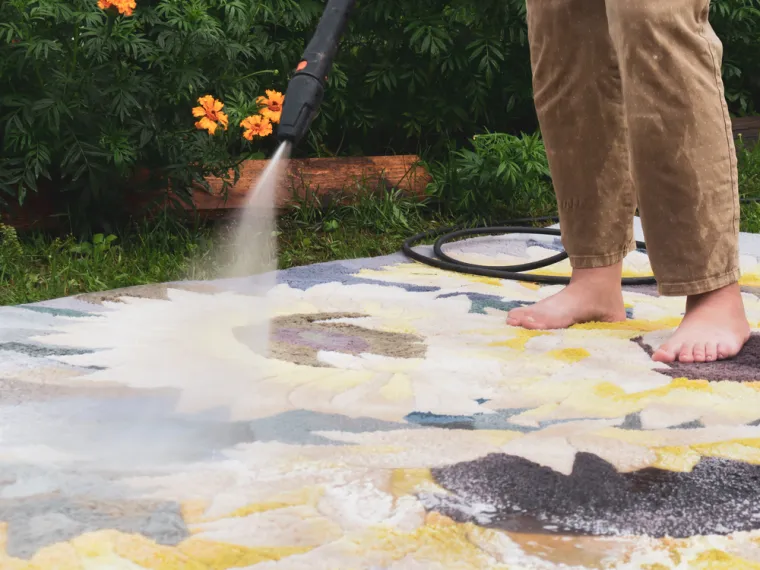 Vodič za proljetno či&scaron;ćenje tepiha: Uz ove metode vratit ćete mu svježinu