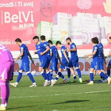 Je l' moguće da VAR ne vidi đon? Pogledajte spornu situaciju s golmanom Hajduka o kojoj svi pričaju