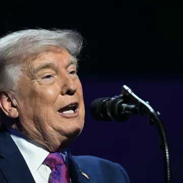 Iran prijeti zatvaranjem tjesnaca, Trump: 'Nažalost, morat ćemo ponovno bacati bombe'